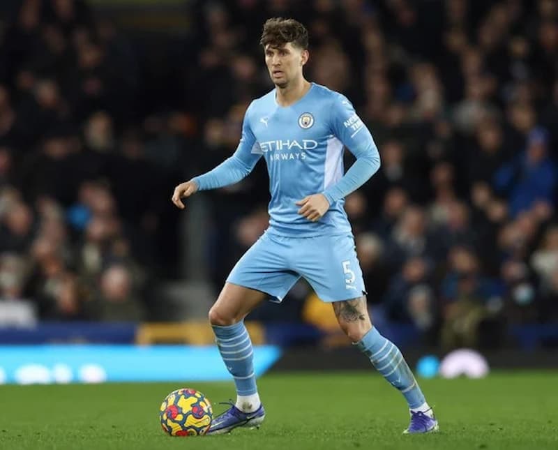 bek tengah terbaik di dunia John Stones