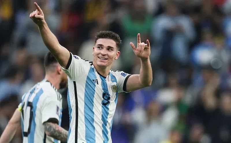 statistik tentang Julien Álvarez Julian Álvarez Adalah Siapa?