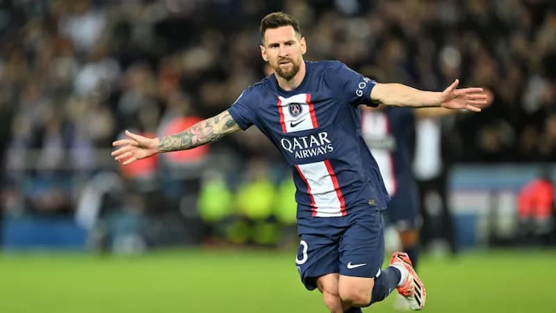 Lionel Messi (PSG) menerima 110 juta USD per tahun