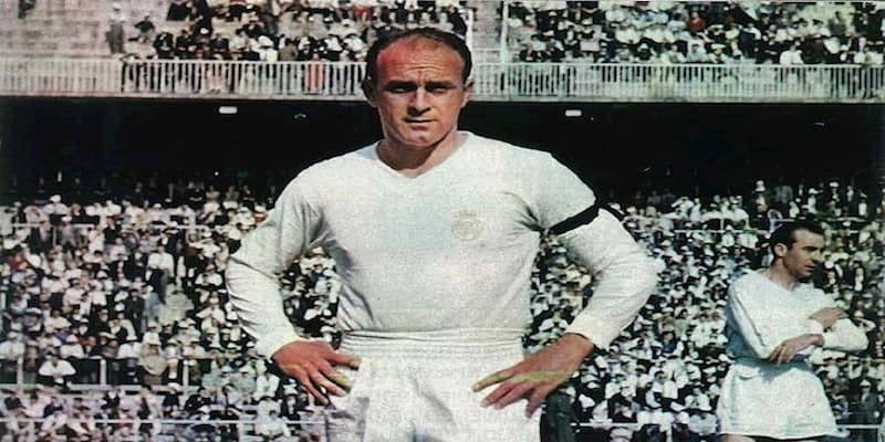 Gelandang Alfredo Di Stefano