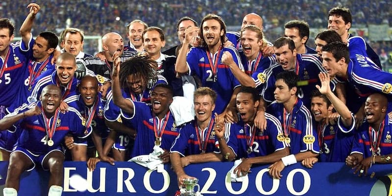 Prancis - 2 kali meraih gelar juara (1984, 2000)