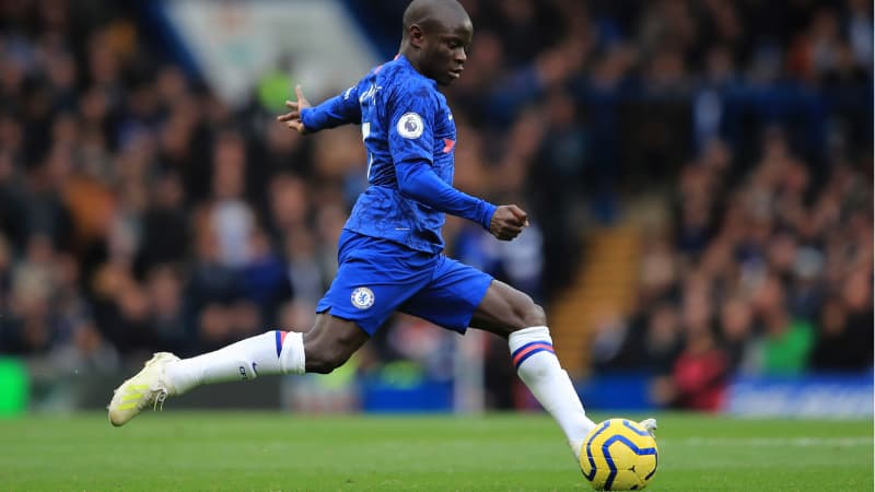 Peran gelandang bertahan dalam tim