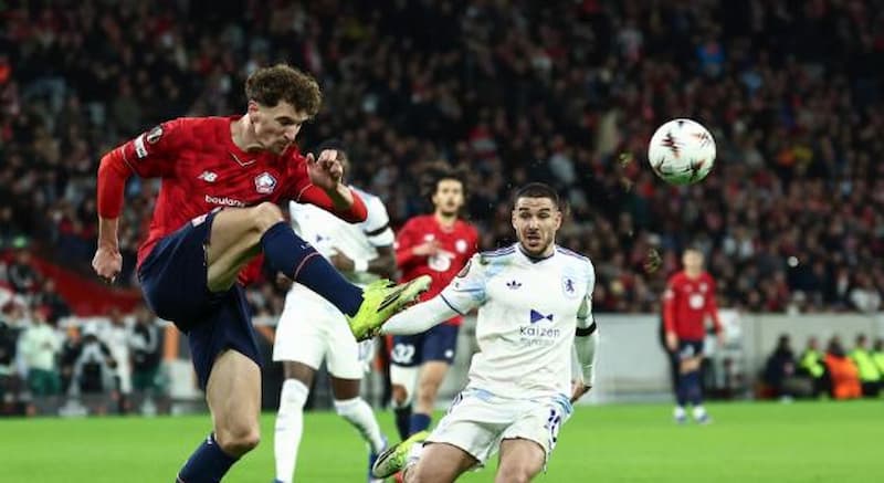 Prediksi Over/Under Aston Villa vs Lille (2 1/2)