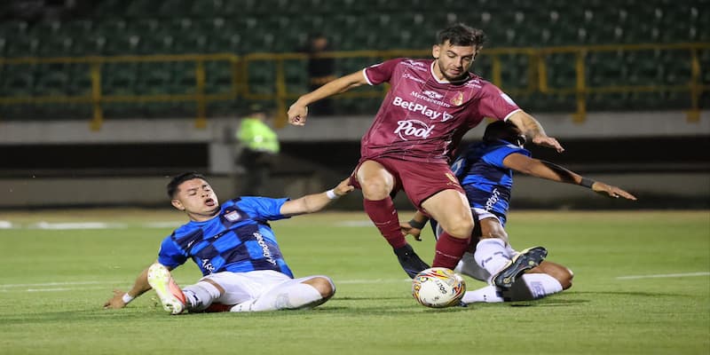 Prediksi Skor Atas/Bawah (Over/Under)