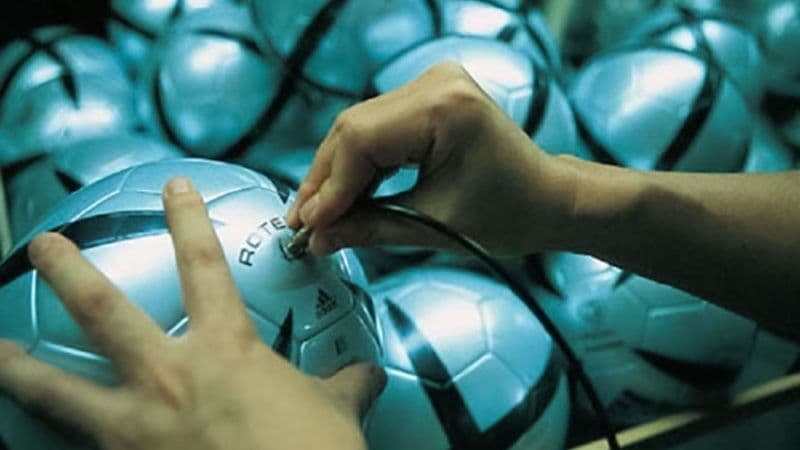 Cara Memompa Bola Sepak dengan Mudah di Rumah Tanpa Jarum Pentil