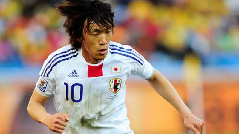 Gelandang - Shunsuke Nakamura