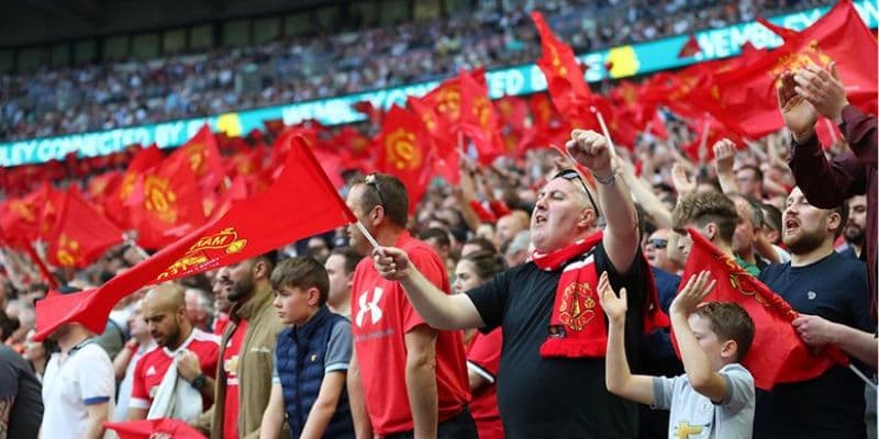 Mengapa fan MU begitu terkenal?