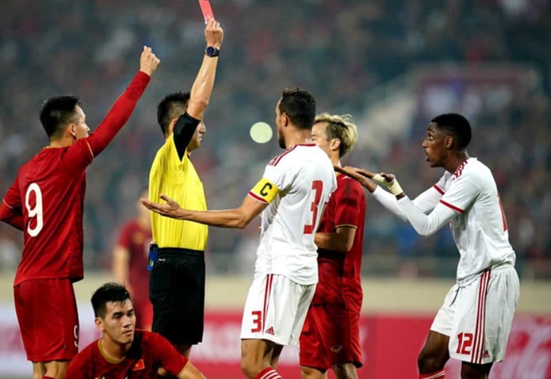 Otoritas Kartu Kuning dan Kartu Merah