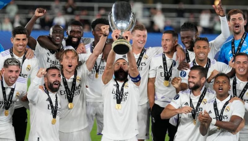 Real Madrid CF Kaya Trofi dan Kaya Finansial