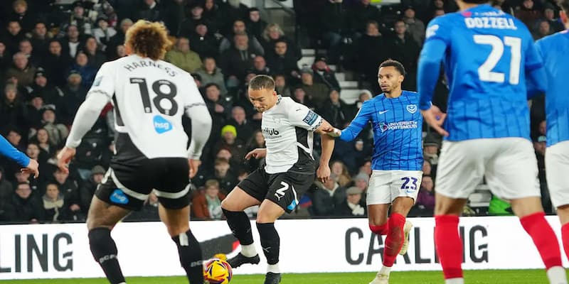 Prediksi Skor dan Analisis Pasar Taruhan (Odds)