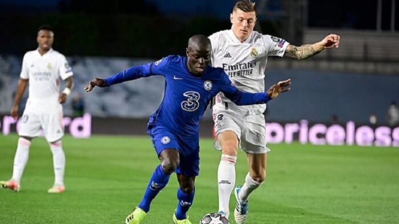 Tugas CDM dalam Sepak Bola