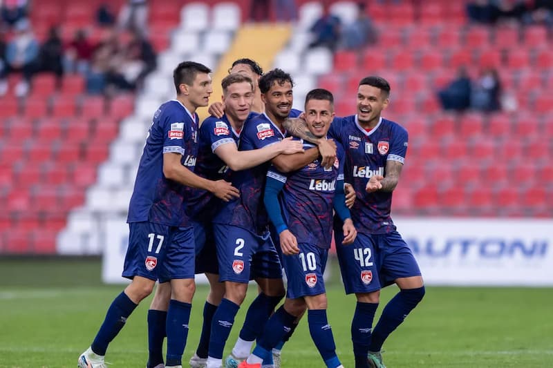 Performa Vitoria Guimaraes