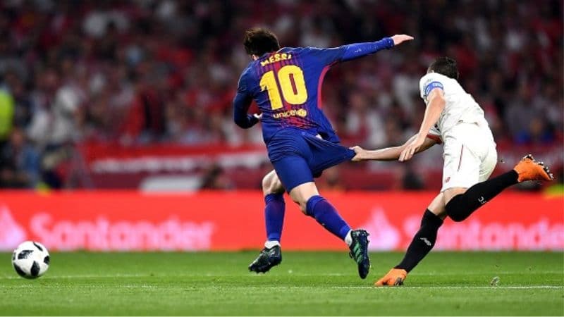 Situasi Khusus dalam Eksekusi Tendangan Bebas