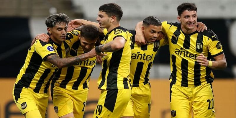 Analisis odds dan prediksi taruhan Corinthians vs Penarol