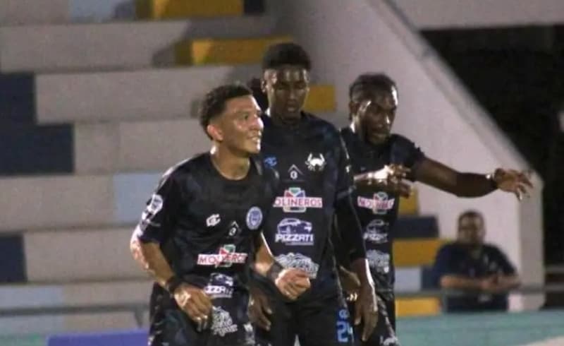 STATISTIK PERFORMA DAN DATA PENDUKUNG CD VICTORIA vs CHOLOMA