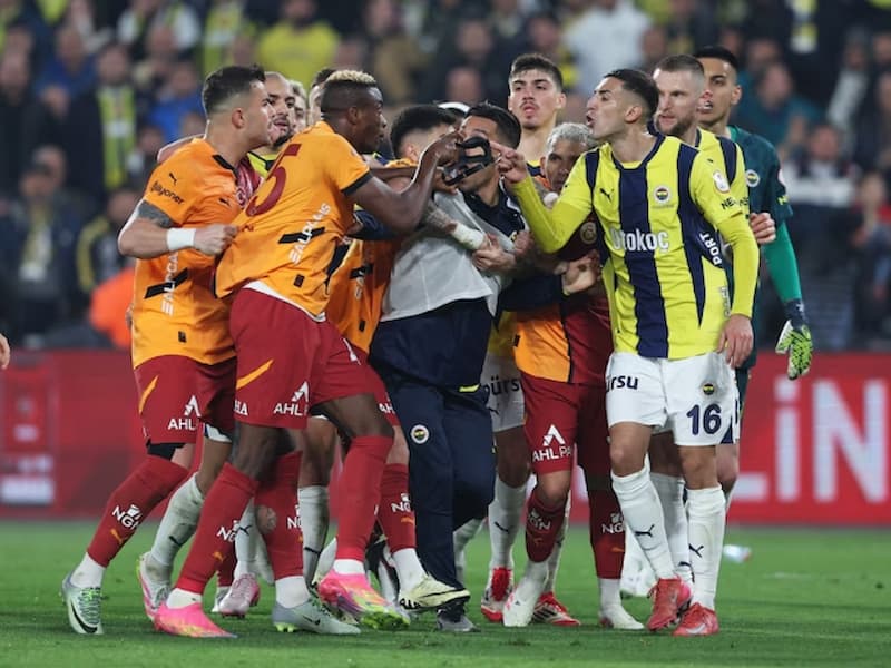 Tekanan Besar di Laga Galatasaray vs Fenerbahce