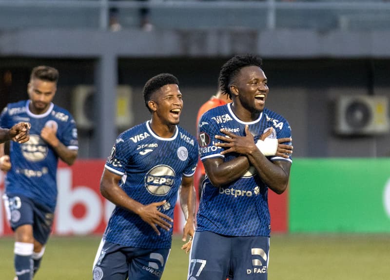 Prediksi over/under Independiente Chorrera vs Herrera (2.5)