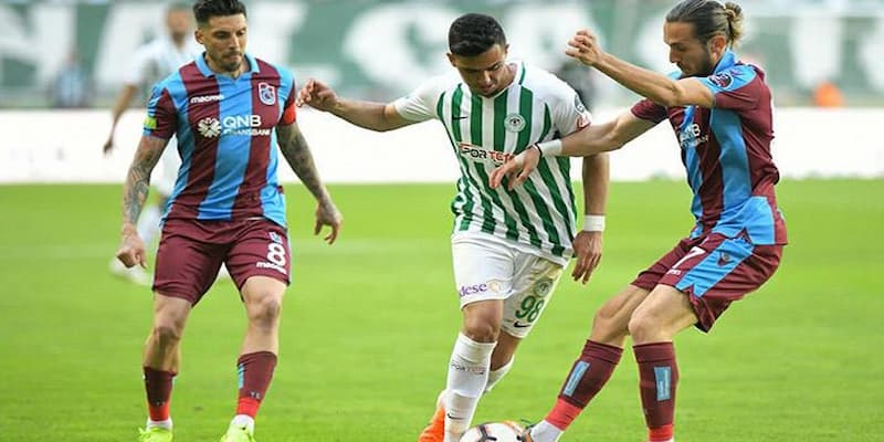 Prediksi Total Gol: Over/Under Konyaspor vs Trabzonspor