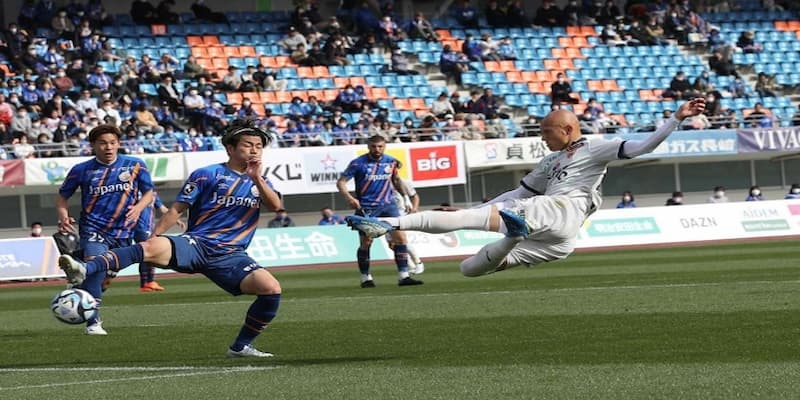 Analisis Peluang dan Prediksi Skor Shimizu S-Pulse vs V-Varen Nagasaki