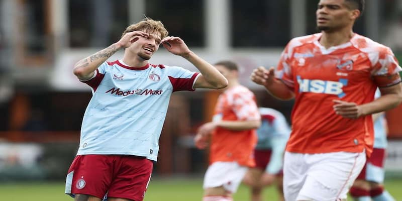 Prediksi Skor Atas/Bawah (Over/Under)